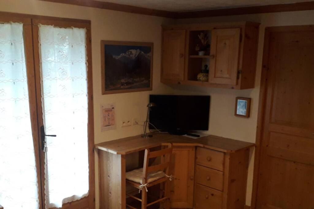 A4 Km De Megeve Tres Joli Studio Avec Jacuzzi ,Vue Sur Les Montagnes Au Calme Praz-sur-Arly Zewnętrze zdjęcie