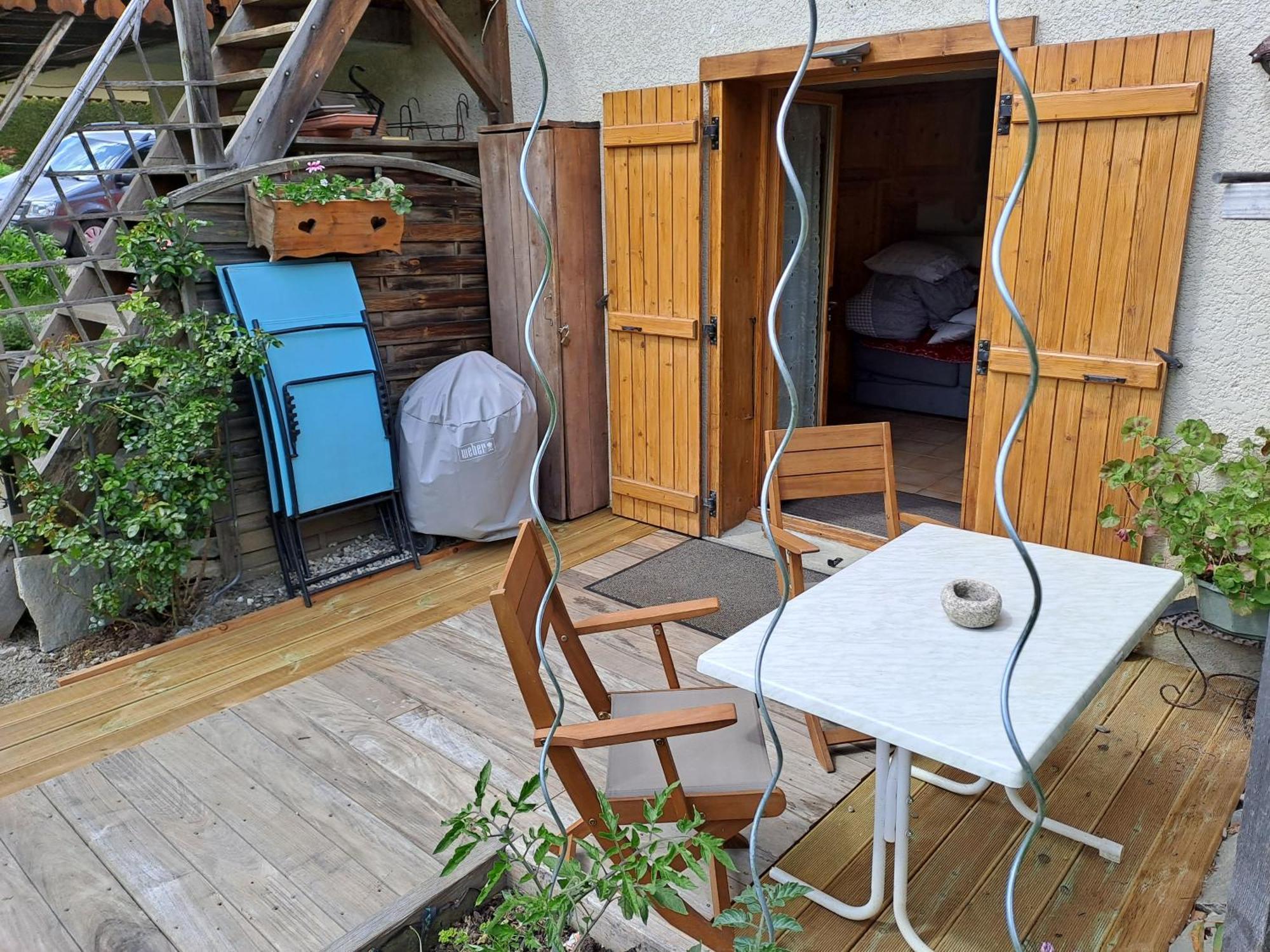 A4 Km De Megeve Tres Joli Studio Avec Jacuzzi ,Vue Sur Les Montagnes Au Calme Praz-sur-Arly Pokój zdjęcie